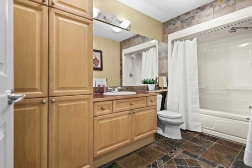 93 Cranwell Place Se, Calgary, AB - Indoor Photo Showing Bathroom