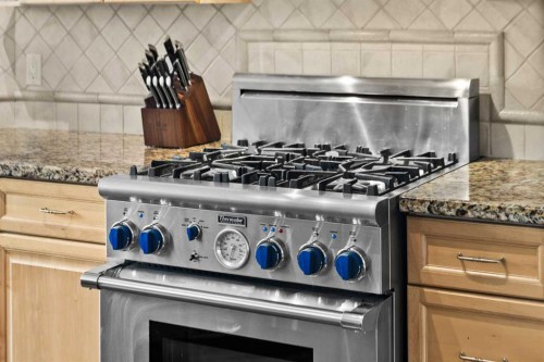 93 Cranwell Place Se, Calgary, AB - Indoor Photo Showing Kitchen With Upgraded Kitchen
