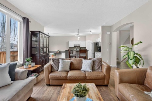 133 Cimarron Drive, Okotoks, AB - Indoor Photo Showing Living Room