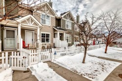 389 Elgin Gardens SE Calgary, AB T2Z 4T8