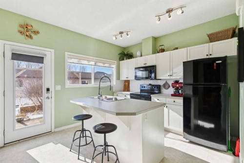 165 Cranford Drive Se, Calgary, AB - Indoor Photo Showing Kitchen