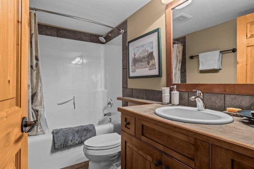 116-210 Hubman Landing, Canmore, AB - Indoor Photo Showing Bathroom