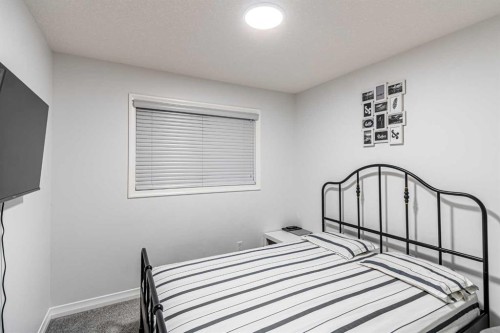 51 Corner Meadows Villas Ne, Calgary, AB - Indoor Photo Showing Bedroom