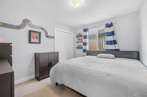 15 Sherwood Square Nw, Calgary, AB - Indoor Photo Showing Bedroom