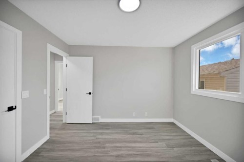 4351 38 Street Ne, Calgary, AB - Indoor Photo Showing Other Room