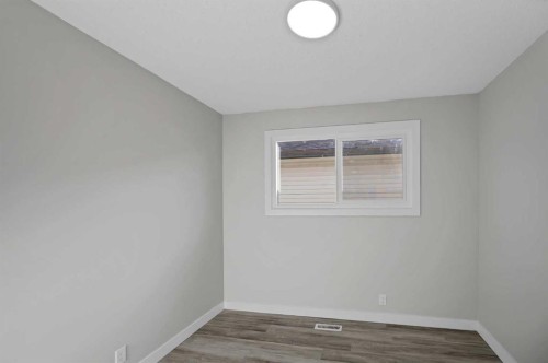 4351 38 Street Ne, Calgary, AB - Indoor Photo Showing Other Room