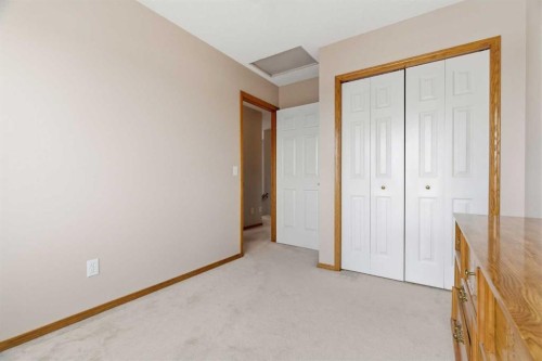 105 Douglas Ridge Circle Se, Calgary, AB - Indoor Photo Showing Other Room