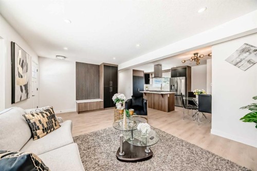 4936 45 Street Sw, Calgary, AB - Indoor Photo Showing Other Room