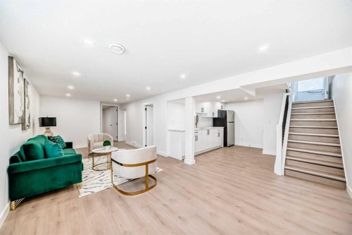 4936 45 Street Sw, Calgary, AB - Indoor