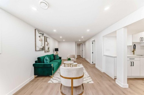 4936 45 Street Sw, Calgary, AB - Indoor