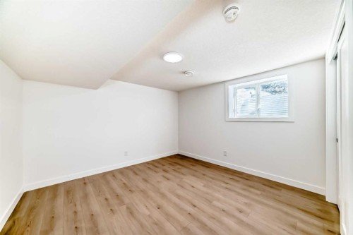 4936 45 Street Sw, Calgary, AB - Indoor Photo Showing Other Room