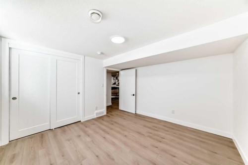 4936 45 Street Sw, Calgary, AB - Indoor Photo Showing Other Room