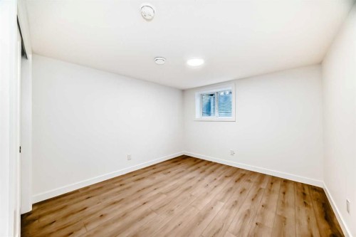 4936 45 Street Sw, Calgary, AB - Indoor Photo Showing Other Room