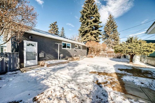 4936 45 Street Sw, Calgary, AB - Outdoor