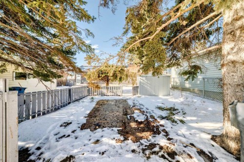 4936 45 Street Sw, Calgary, AB - Outdoor