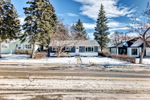 4936 45 Street Sw, Calgary, AB - Outdoor