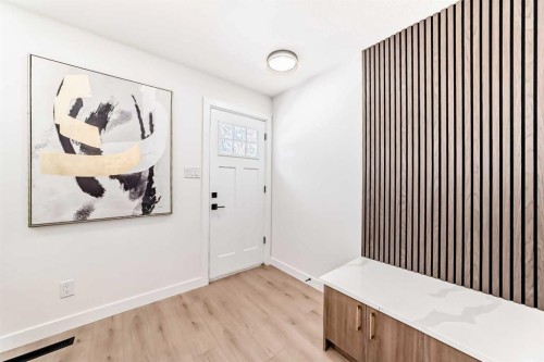 4936 45 Street Sw, Calgary, AB - Indoor Photo Showing Other Room