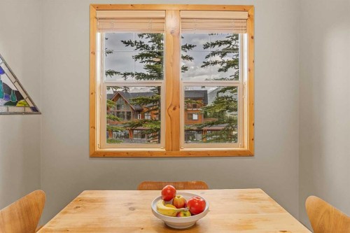 201-70 Dyrgas Gate, Canmore, AB - Indoor Photo Showing Dining Room