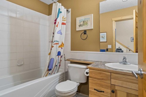 201-70 Dyrgas Gate, Canmore, AB - Indoor Photo Showing Bathroom