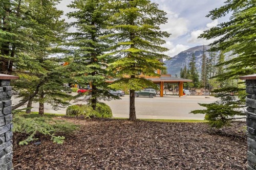 201-70 Dyrgas Gate, Canmore, AB - Outdoor