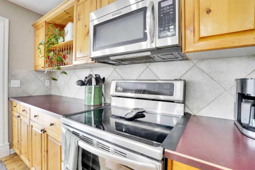 251 Lakeview Cove, Chestermere, AB - Indoor Photo Showing Kitchen