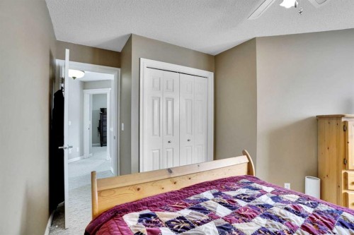 251 Lakeview Cove, Chestermere, AB - Indoor Photo Showing Bedroom