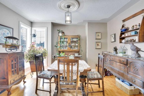 251 Lakeview Cove, Chestermere, AB - Indoor Photo Showing Dining Room