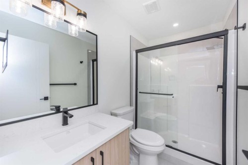 315 Waterford Road, Chestermere, AB - Indoor Photo Showing Bathroom