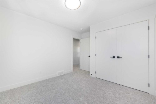 315 Waterford Road, Chestermere, AB - Indoor Photo Showing Other Room