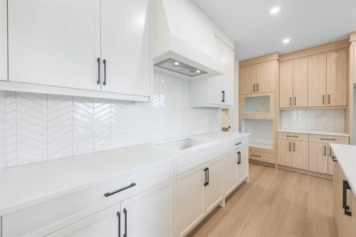 315 Waterford Road, Chestermere, AB - Indoor Photo Showing Kitchen With Upgraded Kitchen