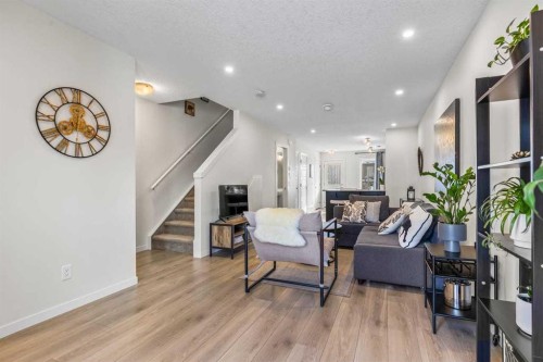 505-338 Seton Circle Se, Calgary, AB - Indoor