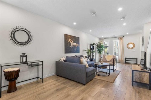 505-338 Seton Circle Se, Calgary, AB - Indoor Photo Showing Living Room