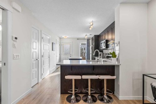 505-338 Seton Circle Se, Calgary, AB - Indoor Photo Showing Kitchen