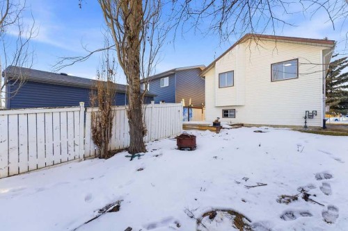 129 Coventry Place Ne, Calgary, AB - Outdoor