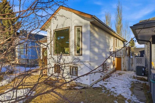 129 Coventry Place Ne, Calgary, AB - Outdoor