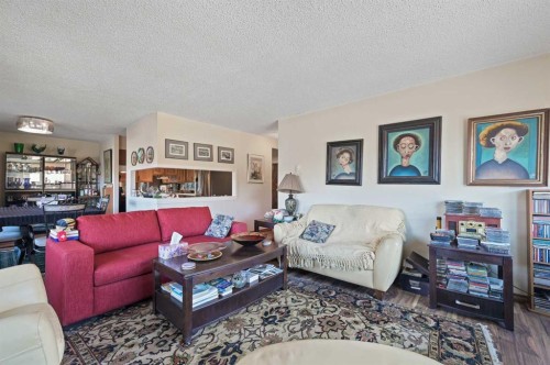 2A-133 25 Avenue Sw, Calgary, AB - Indoor Photo Showing Living Room