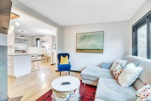 1940 Broadview Road Nw, Calgary, AB - Indoor Photo Showing Living Room