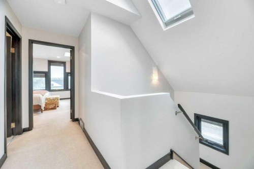 1940 Broadview Road Nw, Calgary, AB - Indoor Photo Showing Other Room