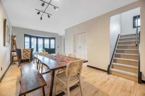 1940 Broadview Road Nw, Calgary, AB - Indoor Photo Showing Dining Room