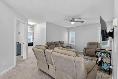 139 Evansglen Circle Nw, Calgary, AB - Indoor Photo Showing Living Room