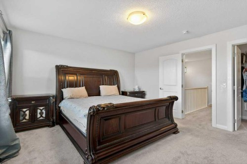 139 Evansglen Circle Nw, Calgary, AB - Indoor Photo Showing Bedroom
