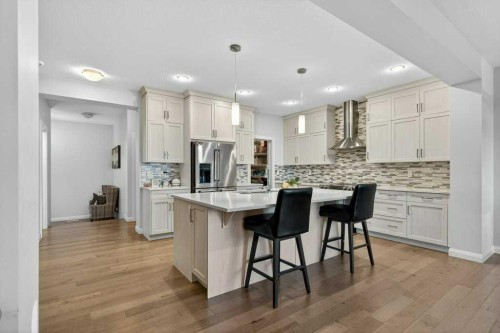 139 Evansglen Circle Nw, Calgary, AB - Indoor Photo Showing Kitchen With Upgraded Kitchen