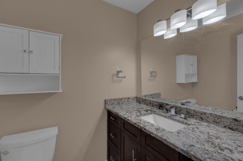 27 Berwick Place Nw, Calgary, AB - Indoor Photo Showing Bathroom