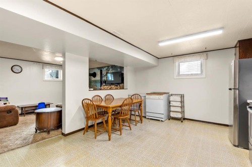 4613 48 Avenue, Olds, AB - Indoor Photo Showing Other Room