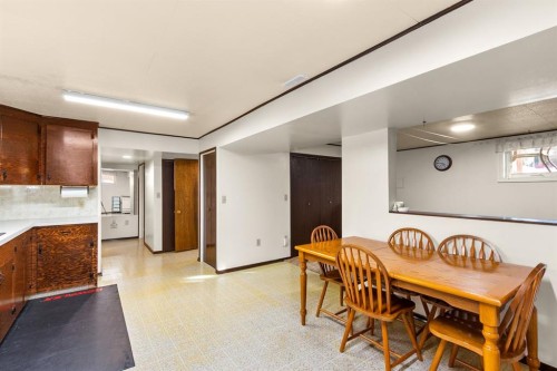 4613 48 Avenue, Olds, AB - Indoor