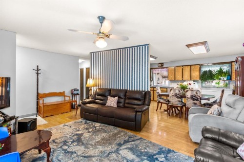 4613 48 Avenue, Olds, AB - Indoor Photo Showing Living Room