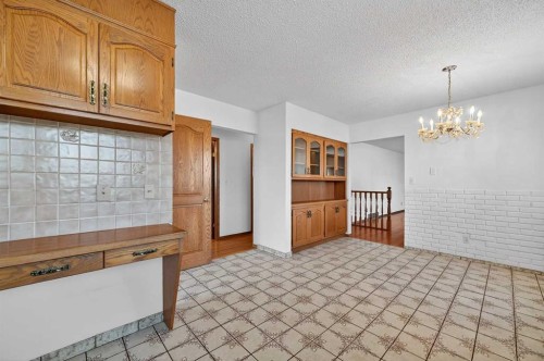 7228 Huntridge Hill Ne, Calgary, AB - Indoor
