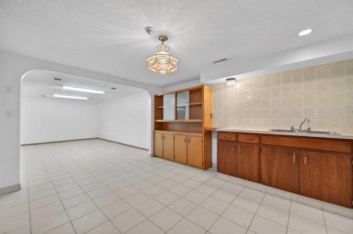 7228 Huntridge Hill Ne, Calgary, AB - Indoor