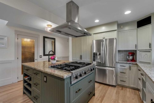 3016 7 Street Sw, Calgary, AB - Indoor Photo Showing Kitchen With Stainless Steel Kitchen With Upgraded Kitchen