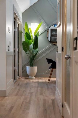 3016 7 Street Sw, Calgary, AB - Indoor Photo Showing Other Room